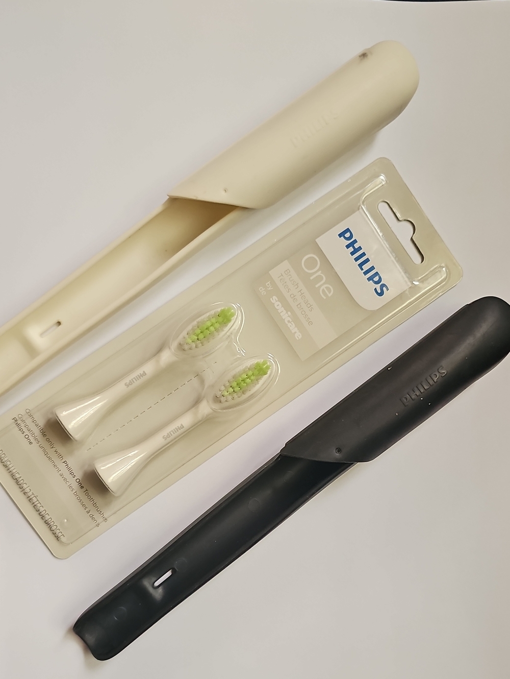 Philips Replacement Toothbrush Heads with White and Black Travel Cases